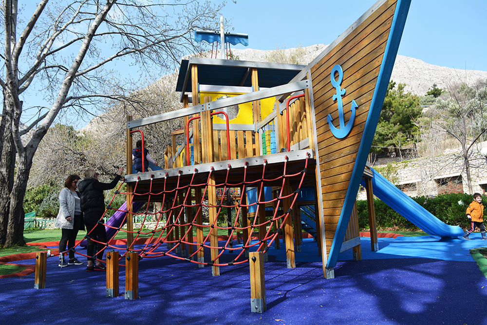 Daskalopetra playground in Chios for children and families