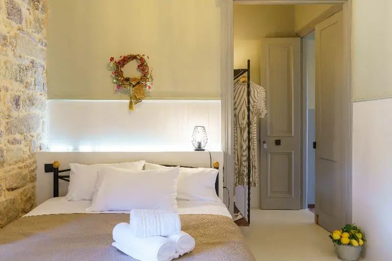 Economy double room No. 2 in Chios on the first floor with a view - Voulamandis House